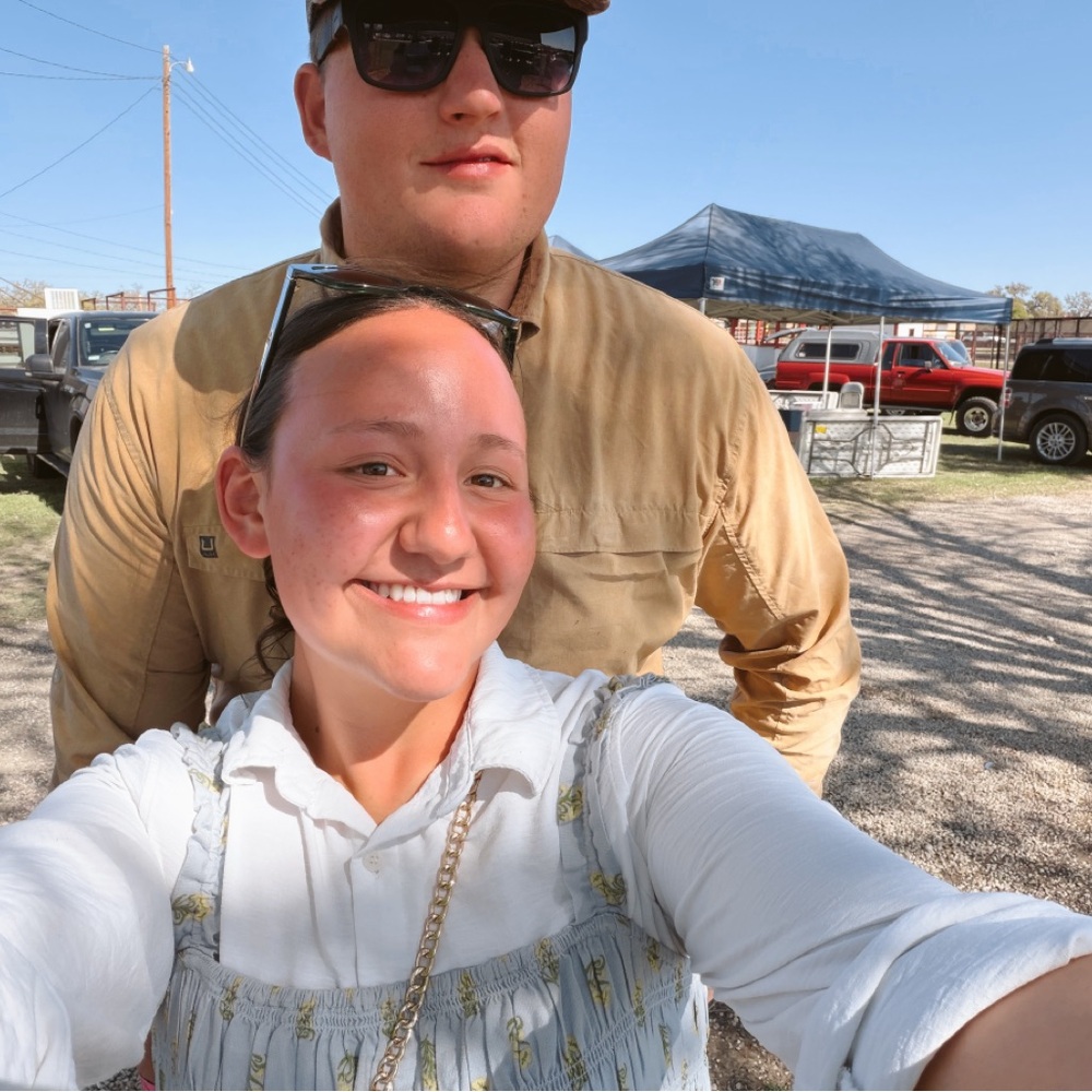 Meet your Posher, Claire